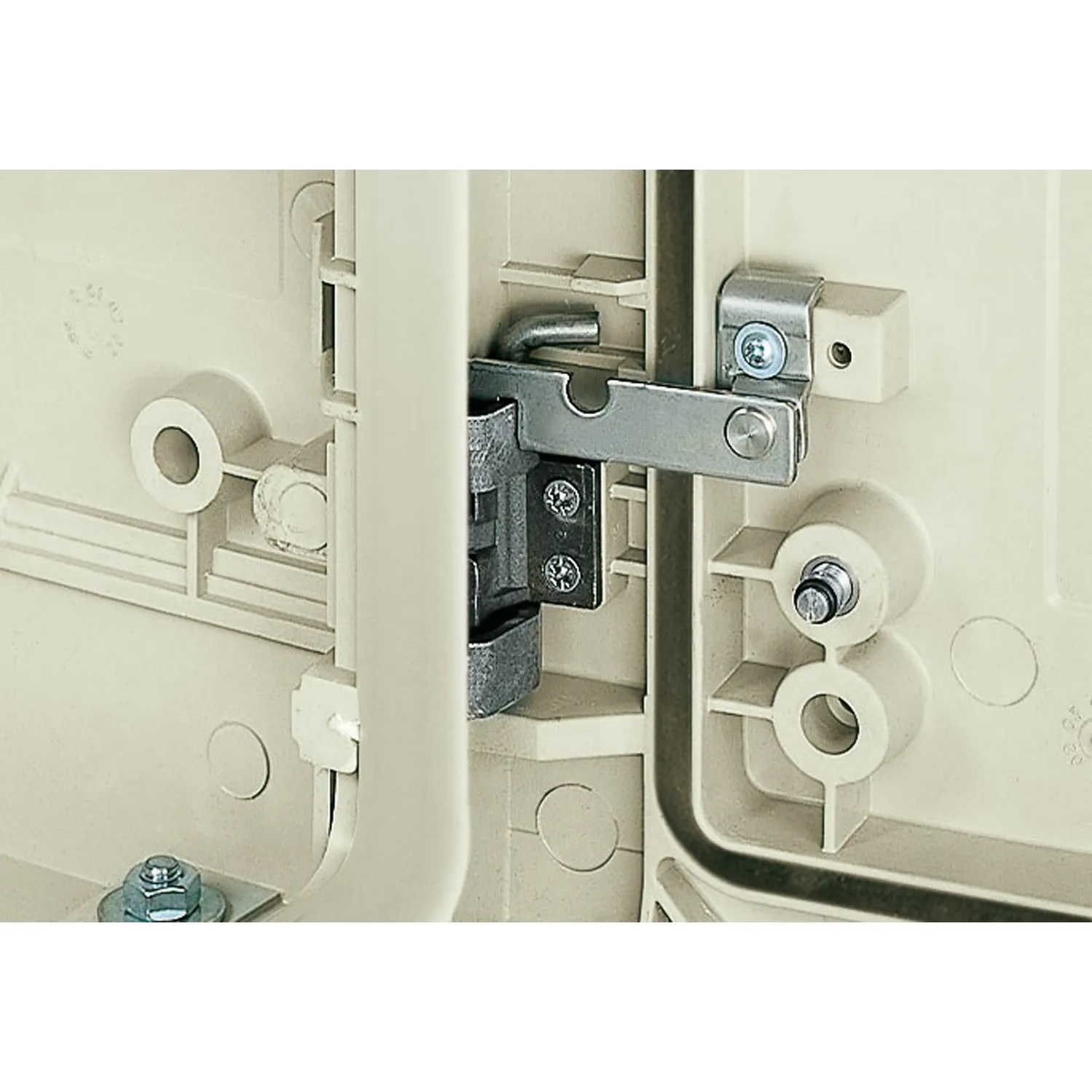 Schneider Electric NSYRETPLA Pic_1