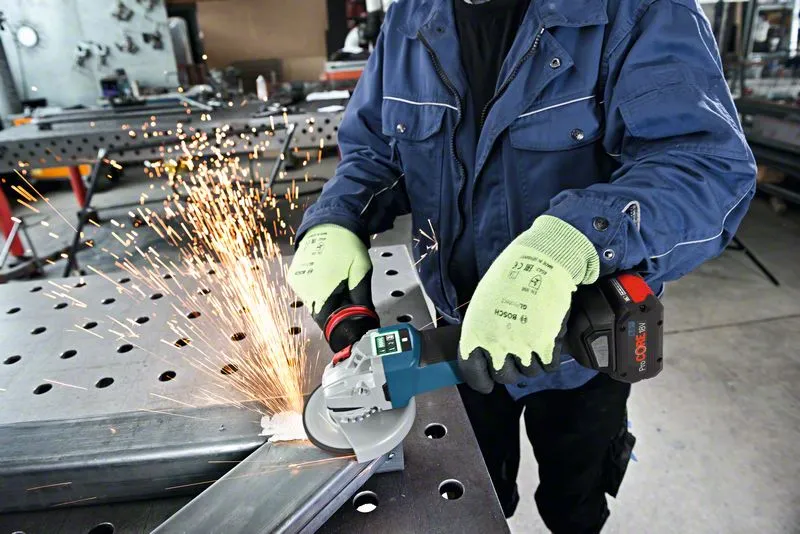 BOSCH ROBERT POWER TOOLS GMBH 2x ProCORE18V 8 Pic_1