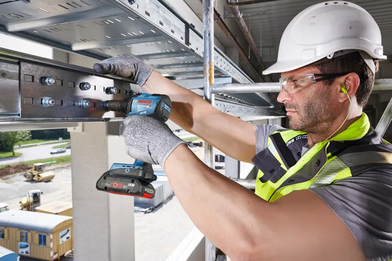 BOSCH ROBERT POWER TOOLS GMBH GDS 18V-210 C Pic_1