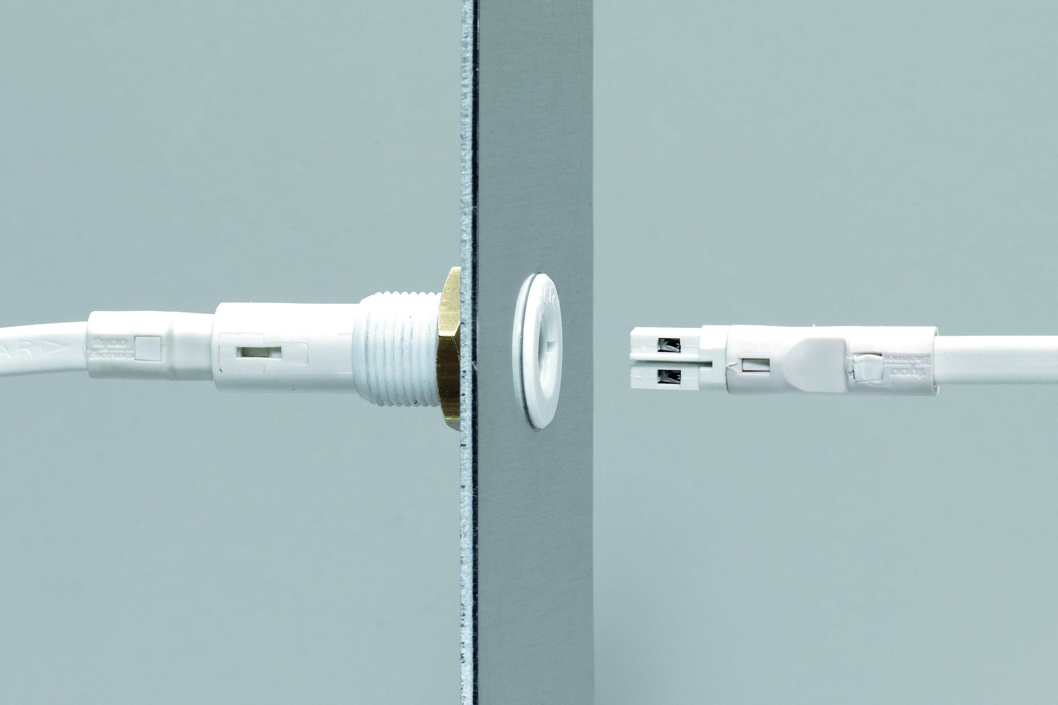 Hera, Enger HVLCS 42/2000 Netzanschlussleitung mit AE 2m Pic_1