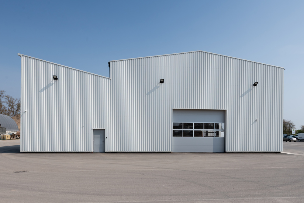 LEDVANCE GMBH FL PFM ASYM 55x110 200 W 4000 K BK Pic_2